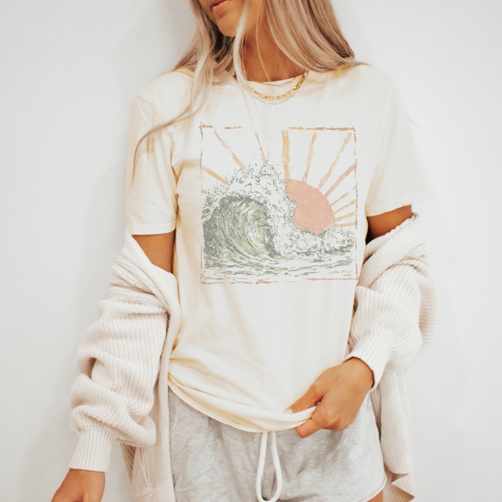Vintage Wave and Sunrise Graphic Tee Retro Ocean Art